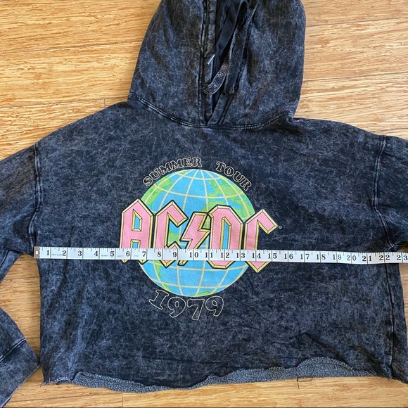 AC/DC Women's Boho Black Summer Tour 1979 Crop Hoodie Band Sweatshirt Sz Large - Picture 5 of 7